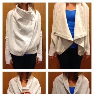 Lululemon it makes two wrap